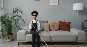 حضانت فرزند معلول با پدر است یا مادر؟